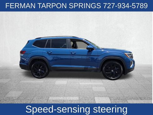 Used 2025 Volkswagen Atlas SE AWD/4WD image 11