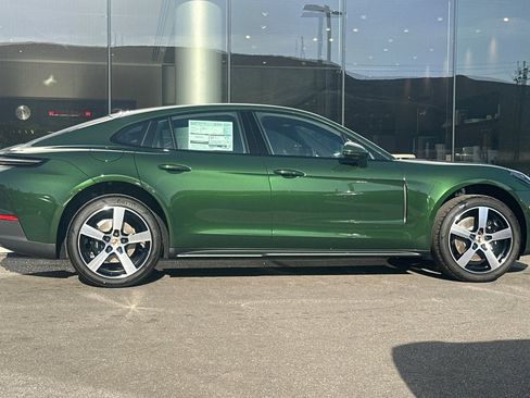 New 2025 Porsche Panamera image 9