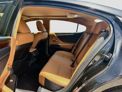 Used 2025 Lexus ES 350 w/ Premium Package FWD image 20