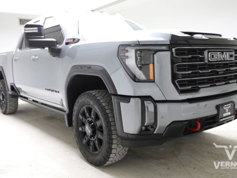 Used 2024 GMC Sierra 2500 AT4 w/ AT4 Premium Plus Package AWD/4WD image 7