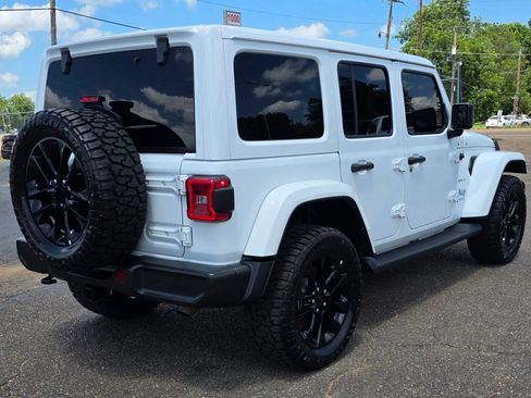Used 2021 Jeep Wrangler Unlimited Sahara w/ Cold Weather Group AWD/4WD image 3