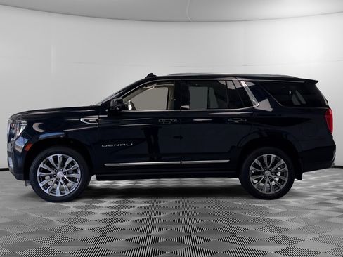 Used 2021 GMC Yukon Denali w/ Denali Premium Package image 5