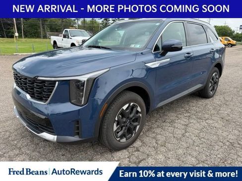 Used 2025 Kia Sorento S w/ Panoramic Sunroof Package AWD/4WD image 3