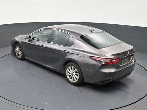 Used 2022 Toyota Camry LE FWD image 14