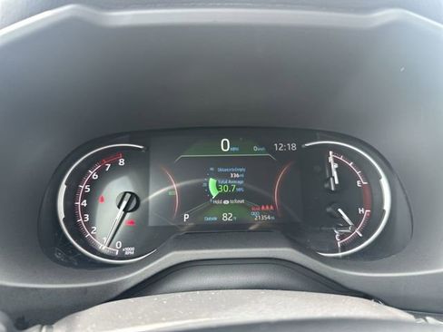 Used 2025 Toyota RAV4 LE image 26