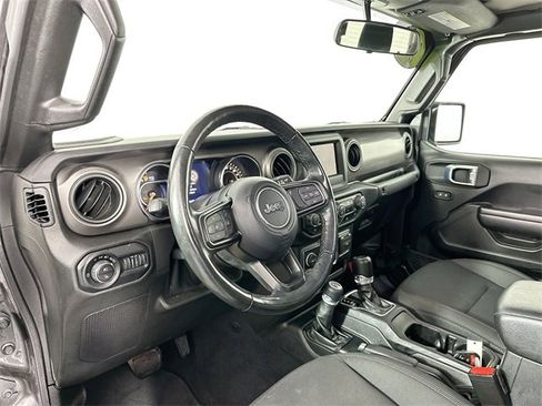 Used 2021 Jeep Gladiator Sport image 18