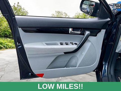 Used 2013 Kia Sorento LX FWD image 20