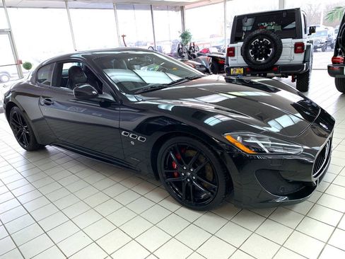 Used 2017 Maserati GranTurismo MC image 3