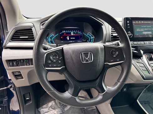 Used 2018 Honda Odyssey EX image 11