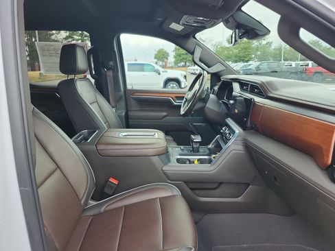 Certified 2022 GMC Sierra 1500 Denali image 8