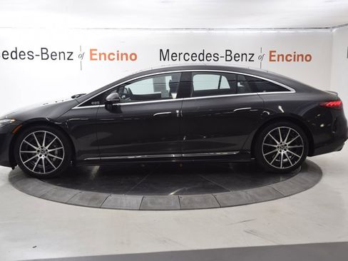 Used 2023 Mercedes-Benz EQS 580 4MATIC Sedan image 3