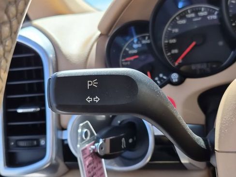 Used 2016 Porsche Cayenne Base 4D Sport Utility image 26