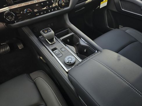 New 2026 Nissan Pathfinder SL AWD/4WD image 17