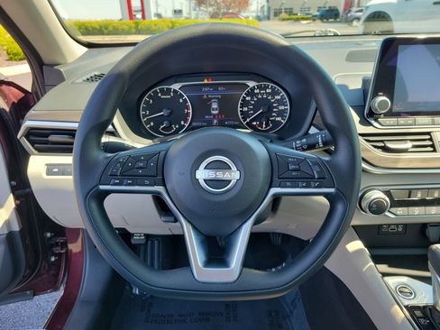 Used 2025 Nissan Altima 2.5 SV image 21
