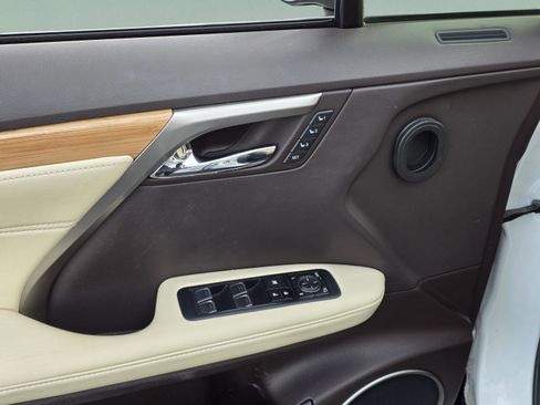 Used 2018 Lexus RX 350L w/ Premium Package image 7