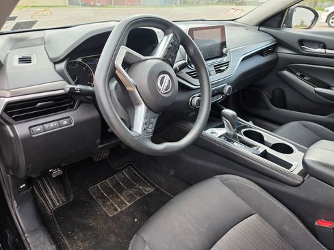 Used 2023 Nissan Altima 2.5 SV image 4