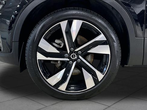 Used 2024 Volvo XC40 B5 Plus w/ Protection Package Premier AWD/4WD image 11