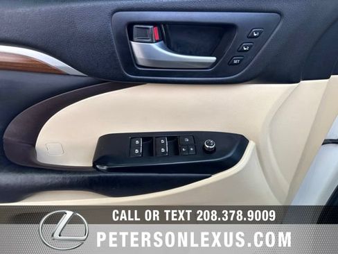 Used 2018 Toyota Highlander Limited Platinum AWD/4WD image 24