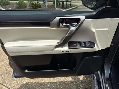 Used 2021 Lexus GX 460 Luxury w/ Off Road Package AWD/4WD image 16