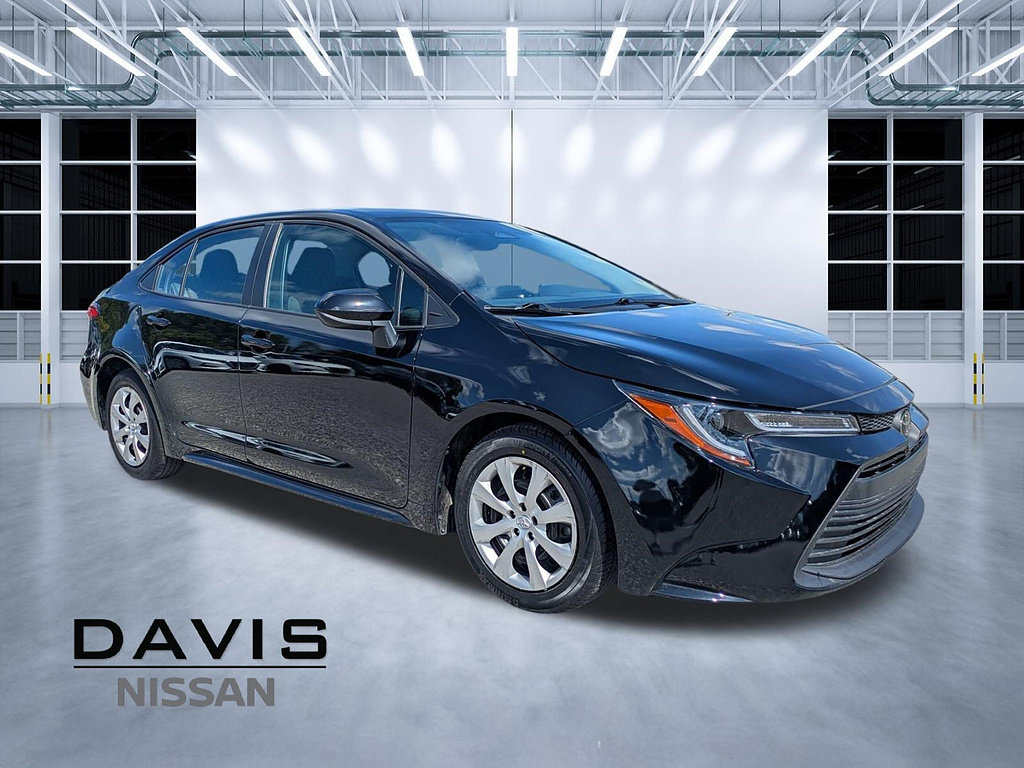 Used 2024 Toyota Corolla LE FWD image 1