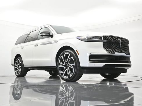 New 2026 Lincoln Navigator Reserve AWD/4WD image 40
