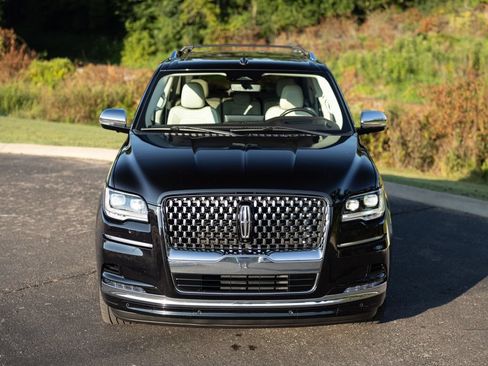 Used 2022 Lincoln Navigator L Black Label AWD/4WD image 11