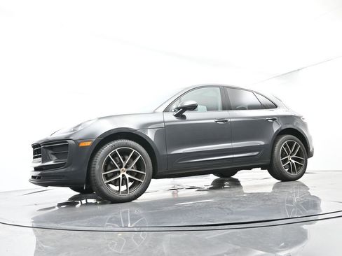 Certified 2023 Porsche Macan AWD/4WD image 43