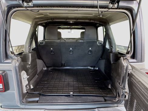 Used 2019 Jeep Wrangler Unlimited Sport S image 35