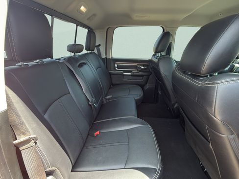 Used 2018 RAM 1500 Laramie AWD/4WD image 12