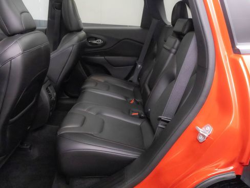 Used 2019 Jeep Cherokee Trailhawk image 31