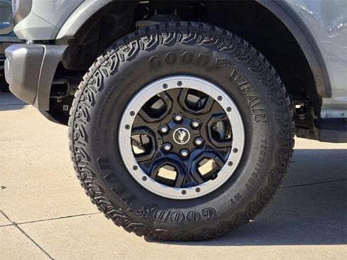 Used 2023 Ford Bronco Badlands image 19