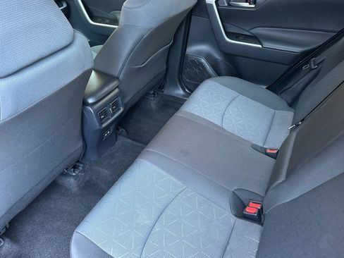 Used 2025 Toyota RAV4 XLE FWD image 12