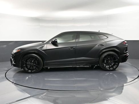 Used 2020 Lamborghini Urus image 2