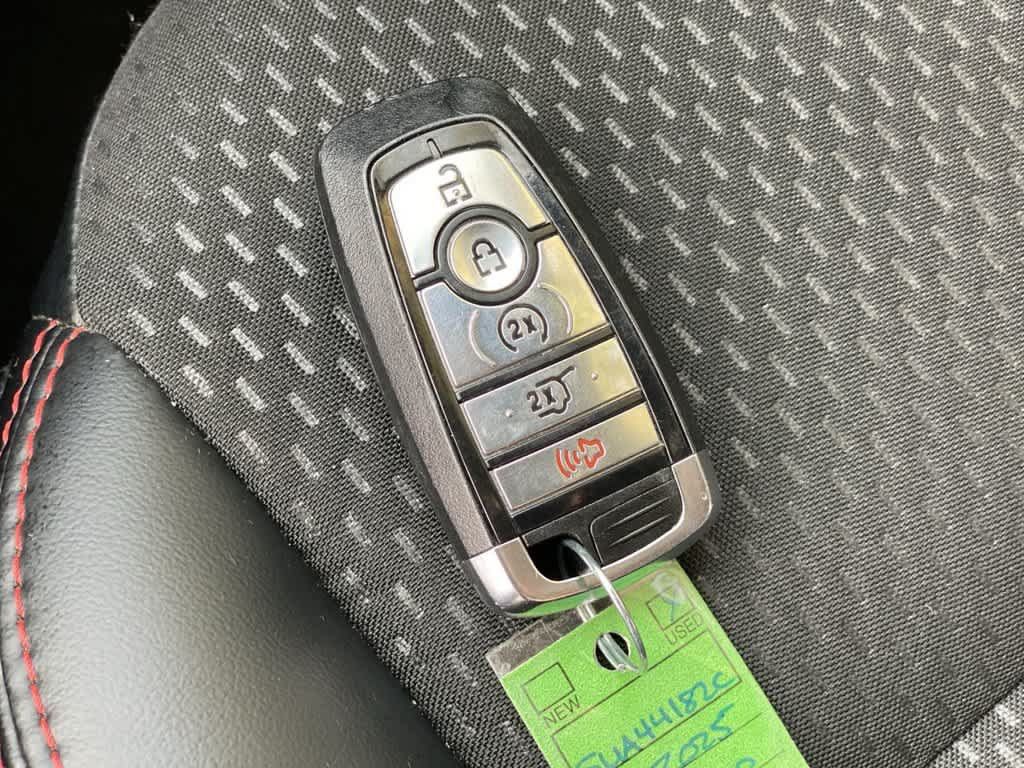 Used 2025 Ford Escape ST-Line Select AWD/4WD image 29