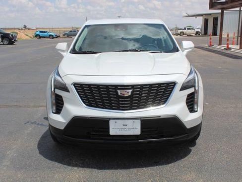 Used 2021 Cadillac XT4 Luxury w/ Cold Weather Package FWD image 10