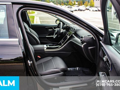 Used 2025 Mercedes-Benz C 300 Sedan image 18