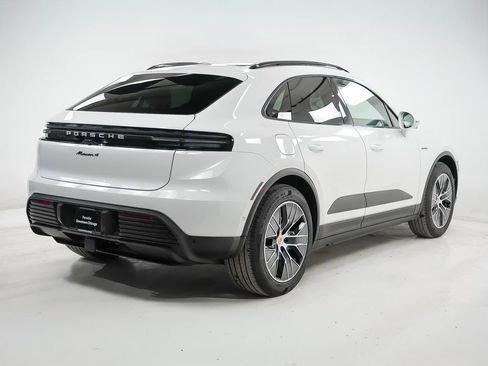 Used 2026 Porsche Macan 4 Electric AWD/4WD image 9