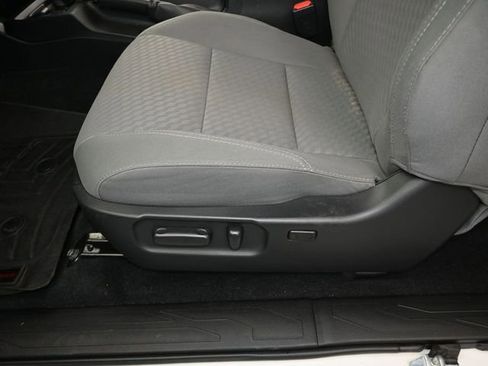 Used 2022 Toyota Tacoma SR5 w/ Technology Package image 11