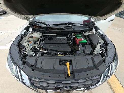 Used 2023 Nissan Rogue S image 27