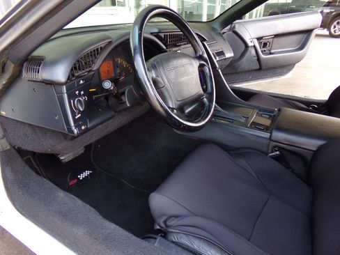 Used 1992 Chevrolet Corvette Convertible RWD image 17