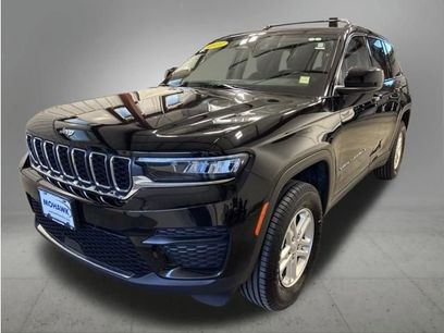 Used 2023 Jeep Grand Cherokee Laredo