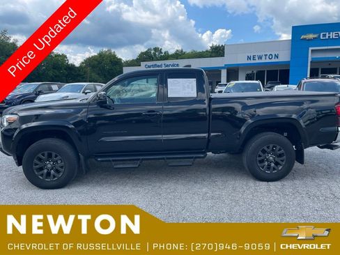 Used 2022 Toyota Tacoma SR5 w/ SR5 Appearance Package (SM) AWD/4WD image 30