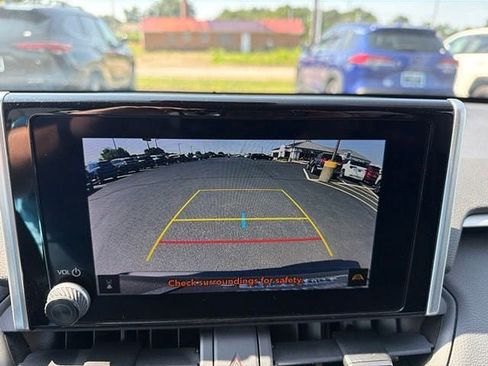 Used 2023 Toyota RAV4 LE AWD/4WD image 19