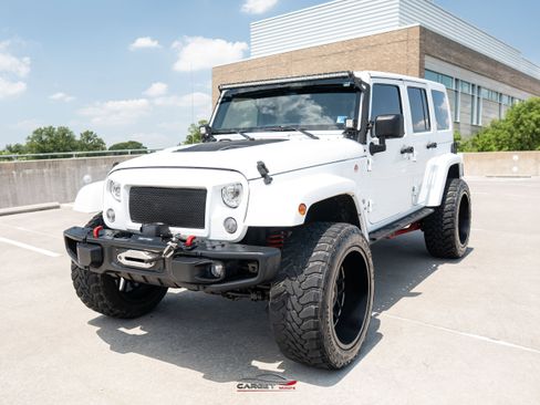 Used 2017 Jeep Wrangler Unlimited Rubicon AWD/4WD image 3