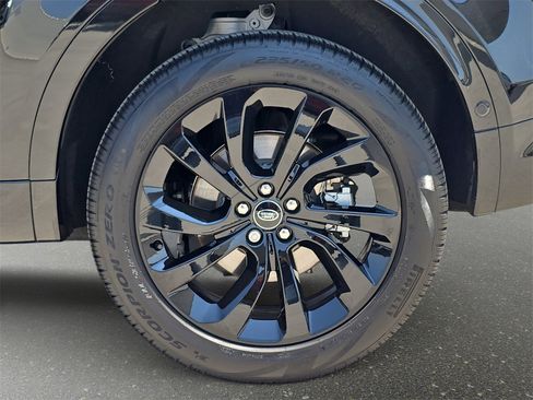 Certified 2025 Land Rover Discovery Sport S image 34