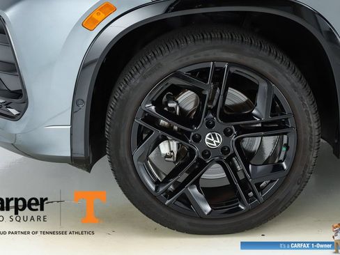 Used 2025 Volkswagen Tiguan SE R-Line AWD/4WD image 44