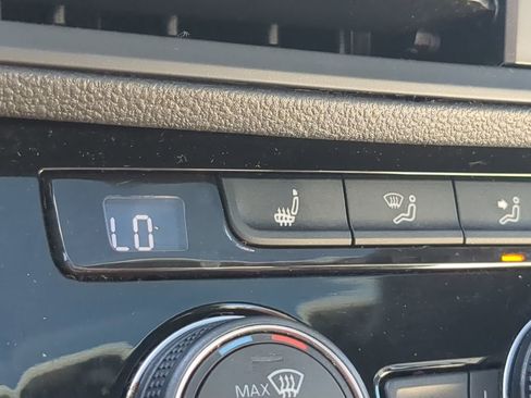 Used 2019 Volkswagen Jetta R-Line image 16