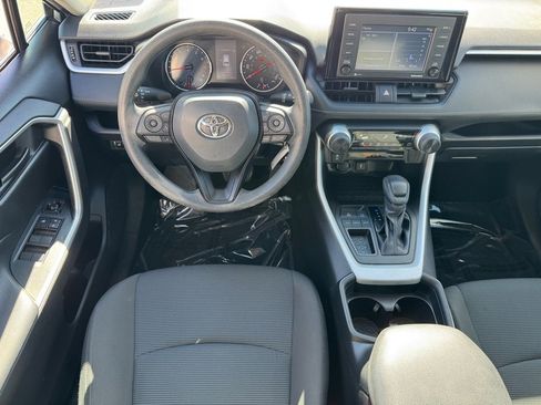 Used 2021 Toyota RAV4 LE image 17