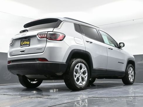 Used 2024 Jeep Compass Latitude image 53