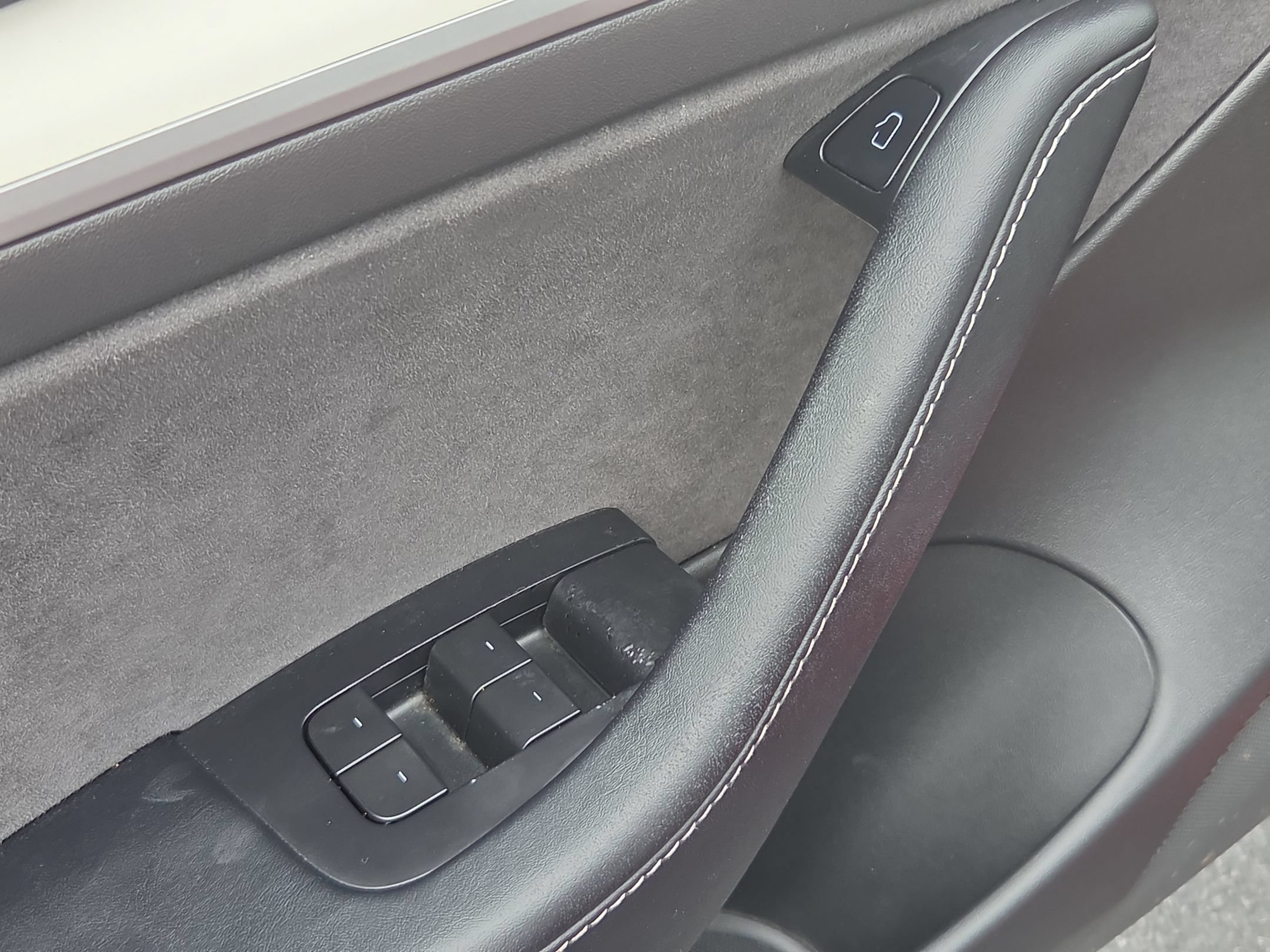 Used 2022 Tesla Model 3 Long Range AWD/4WD image 11